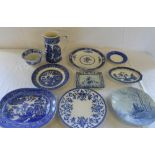 Assorted blue and white ceramics inc Del