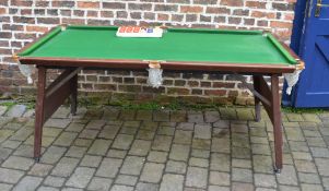 6ft x 3ft snooker table with folding leg