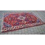 Persian Bakhtiari carpet 205cm x 280cm (