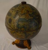 Cocktail cabinet in the shape of a globe