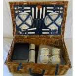 Picnic hamper with 4 place settings - Ro