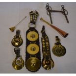 Horse brasses, horse bit, hunting horn e