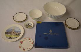 14pc of modern Royal Worcester ceramics