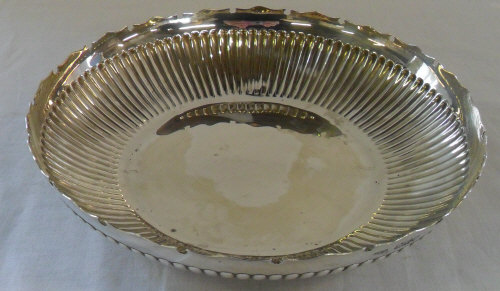 Silver dish London 1901 Maker Elkington