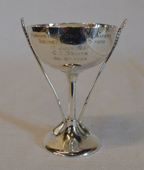 Silver golf trophy cup, engraved " 'Morn