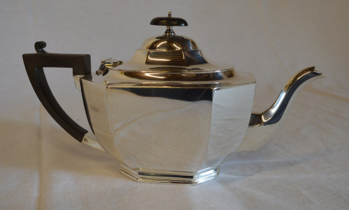 Silver tea pot, Sheffield 1936, total we