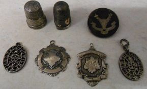 Various silver items inc thimbles, fobs