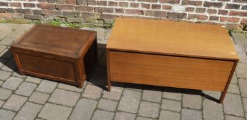 2 blanket boxes