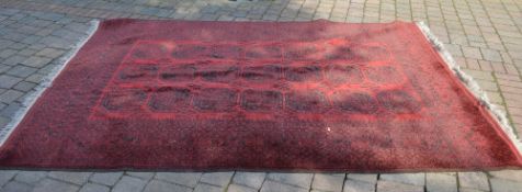 Lg red Persian style carpet 300cm x 206c