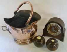 Copper coal scuttle, mantle clock & bowl