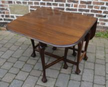 20th century mahogany gate leg table wit