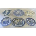 Assorted blue and white ceramics tablewa