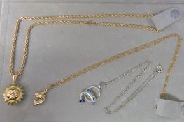 2 18ct gold necklaces total weight 9.8 g