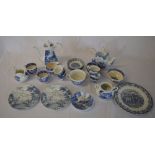 Blue & white ceramics including teapots,