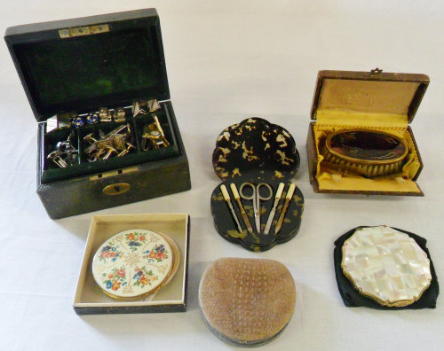 Various compacts inc Stratton, jewellery