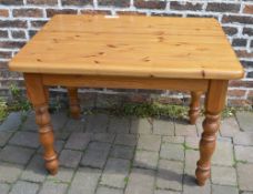 Pine kitchen table