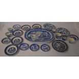 Blue & white ceramics including large wi