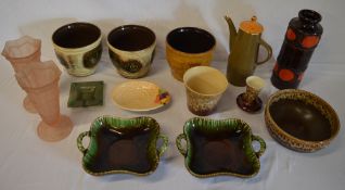 Ceramics including dishes, vases, pair o