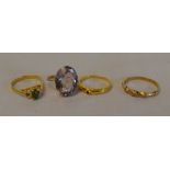 9ct gold ring & 3 costume jewellery ring