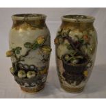 2 oriental vases (af)