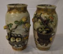 2 oriental vases (af)