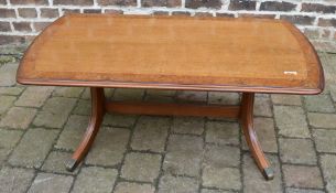 Coffee table with burr walnut veneer ban