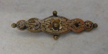 Small Victorian gold brooch (pin missing