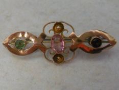 Small 9ct gold brooch