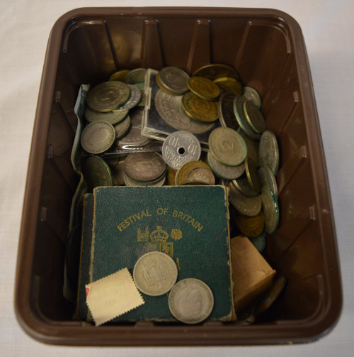 Large quantity of mixed coins including