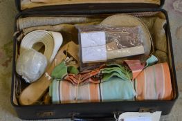 Suitcase of upholstery tools & accessori