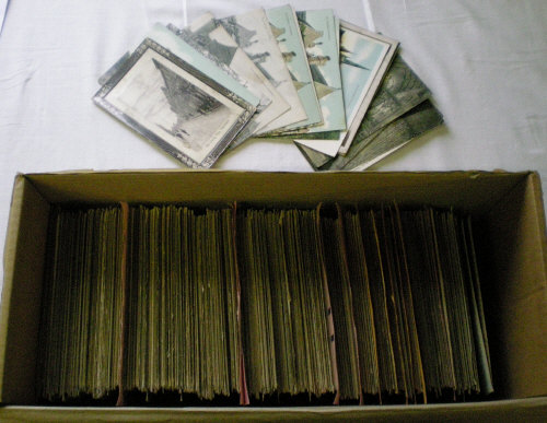 Indexed box of approximately 800 Edwardi