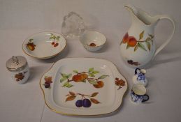 Various Royal Worcester 'Evesham' patter