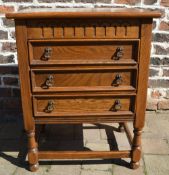 Oak 3 drawer oak cabinet