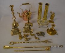 Various brass and copper including kettl