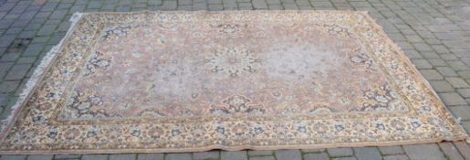 Persian rug approx 8' by 6'