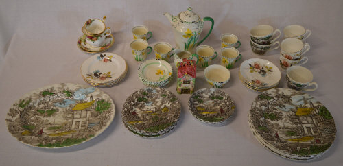 Various mixed ceramics including Royal A