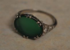 18ct white gold & jade ring set with ros