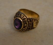 10ct gold class ring with synthetic amet