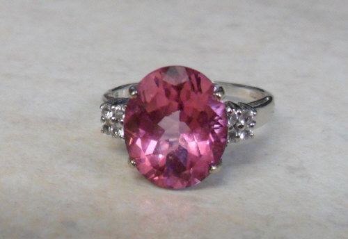 9ct white gold pink and white topaz, rin