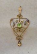 9ct gold Victorian pendant with peridot