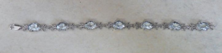 9ct white gold aquamarine bracelet appro