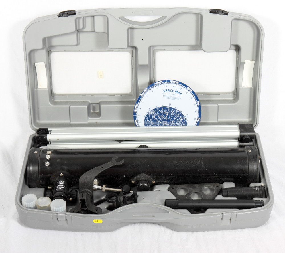 A Science Tech astronomical reflecting telescope x 262 magnification, in carrying case