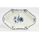 An early Worcester porcelain spoon tray with gillyflower design, 6" long