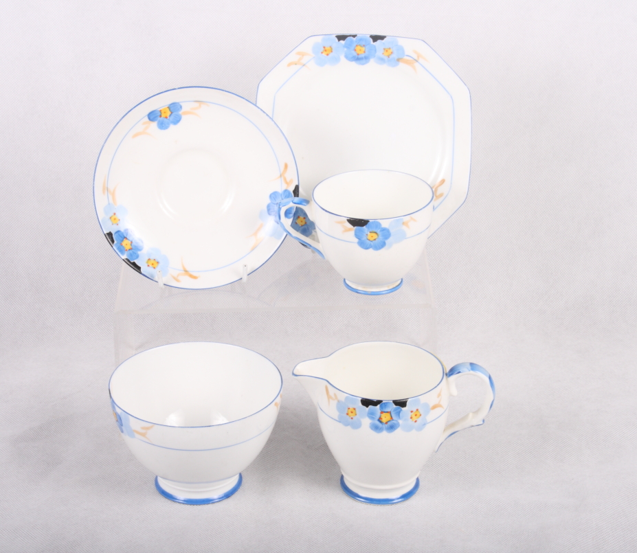 A 1930s Paragon trio and matching milk and sugar, X1497