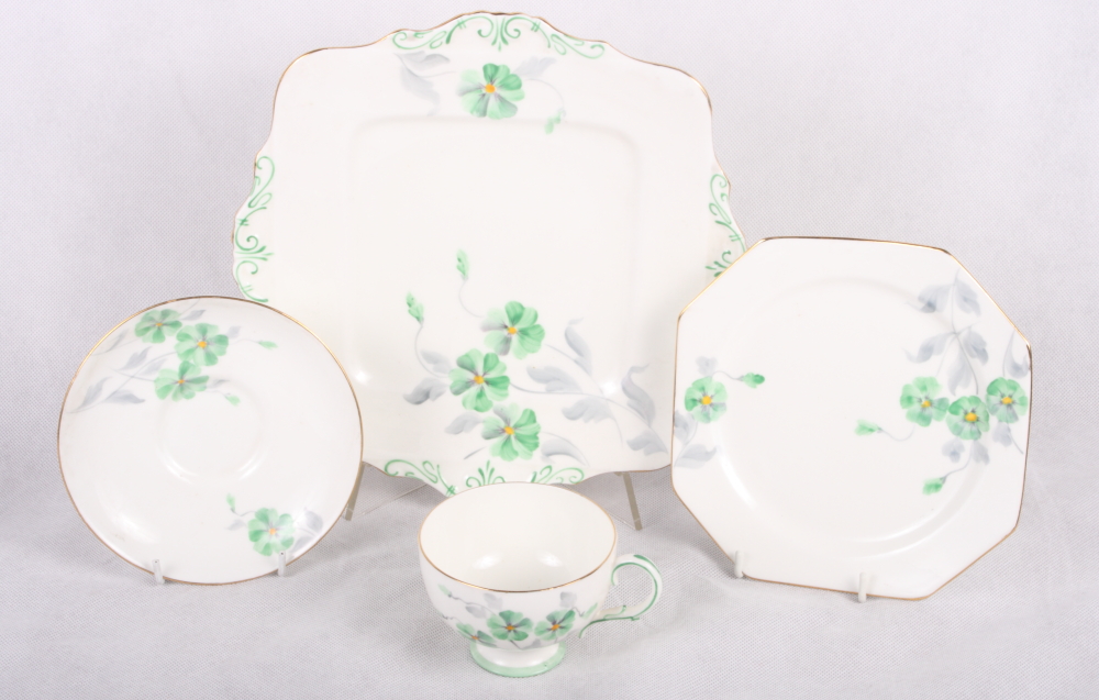 A 1930s Paragon trio and matching cake plate, X1959