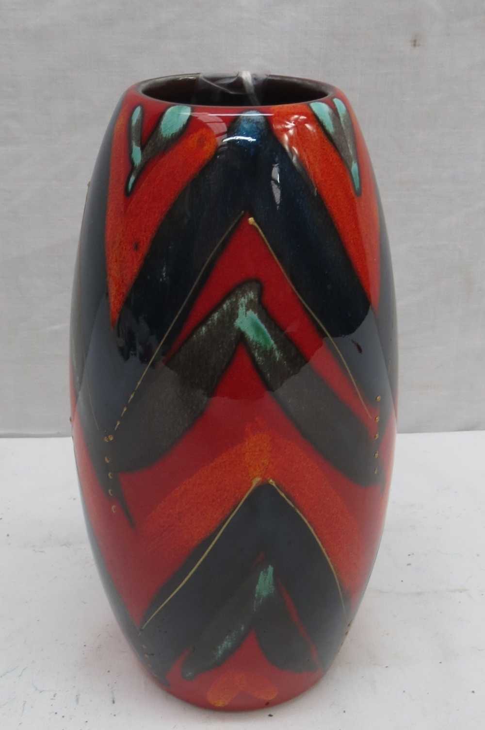 An Anita Harris Studio Pottery trial vas