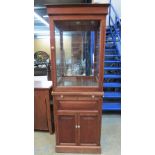 A shop display cabinet (with two glass s