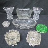 A Victorian glass jelly mould (18.5cm ov