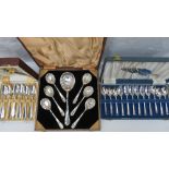 A cased set of Herriot plated spoons tog