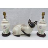 A Kensington pottery cat (28cm long) als